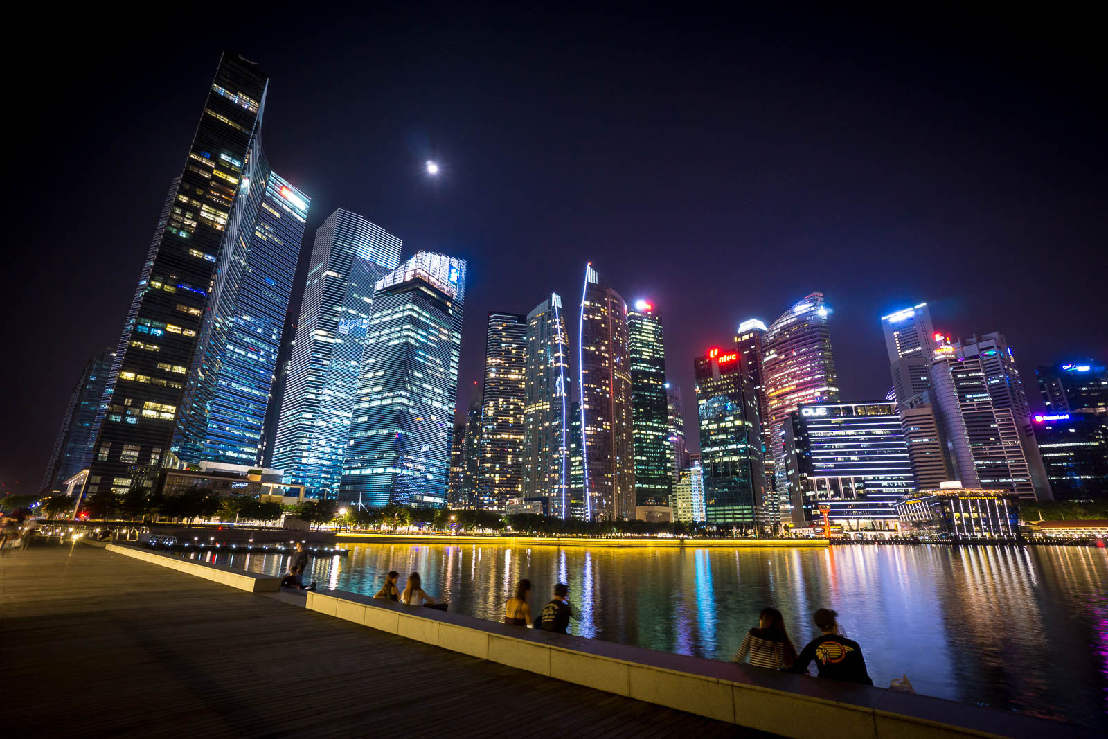 Downtown Singapore At Night | Taken By Jubilee Bridge, Singa… | Flickr