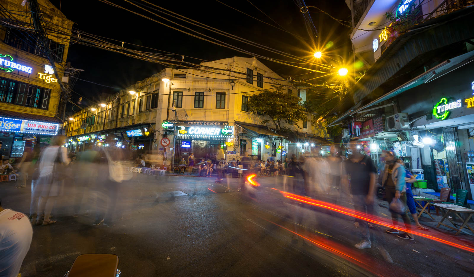 Bia Hoi Corner after dark - Find Away Photography