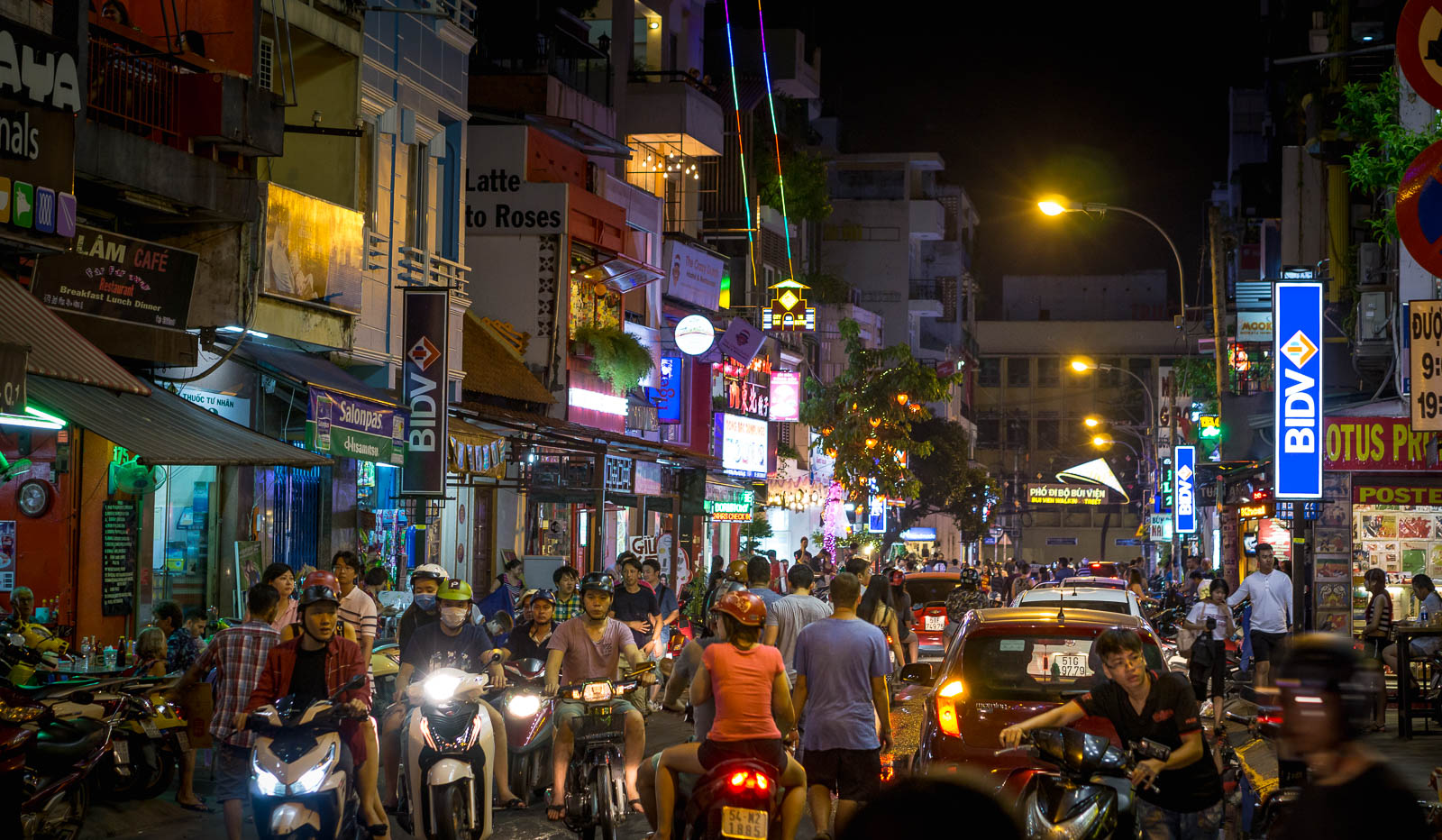 Busy street in Saigon - Find Away Photography