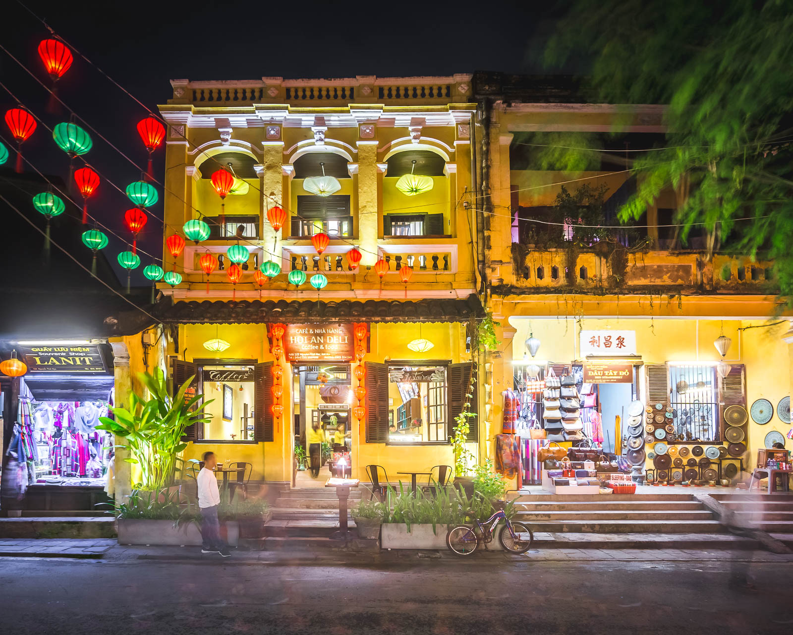 Yellow building in Hoi An - Find Away Photography