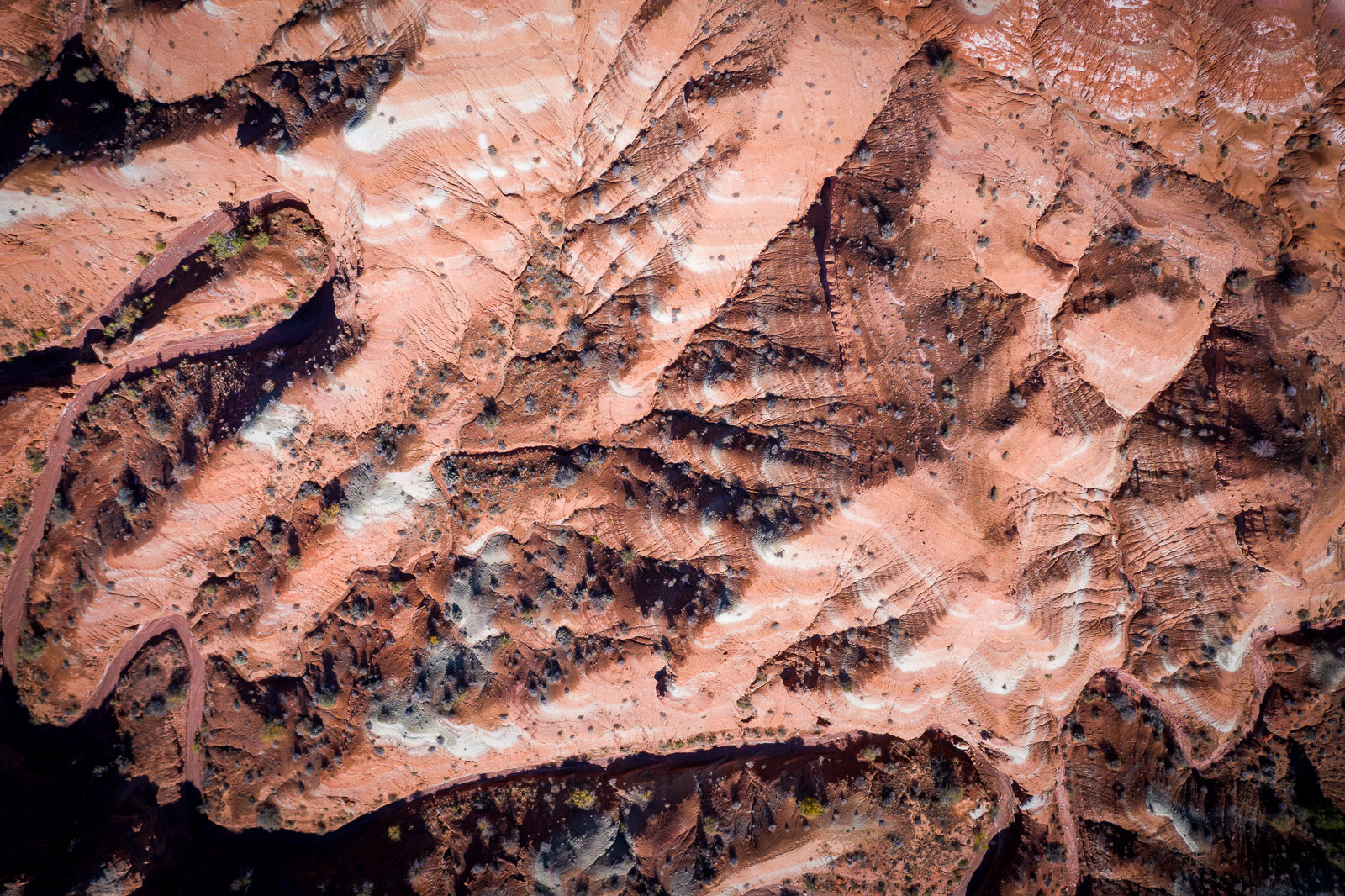 Bentonite hills aerial photo with DJI Mavic - Find Away Photography